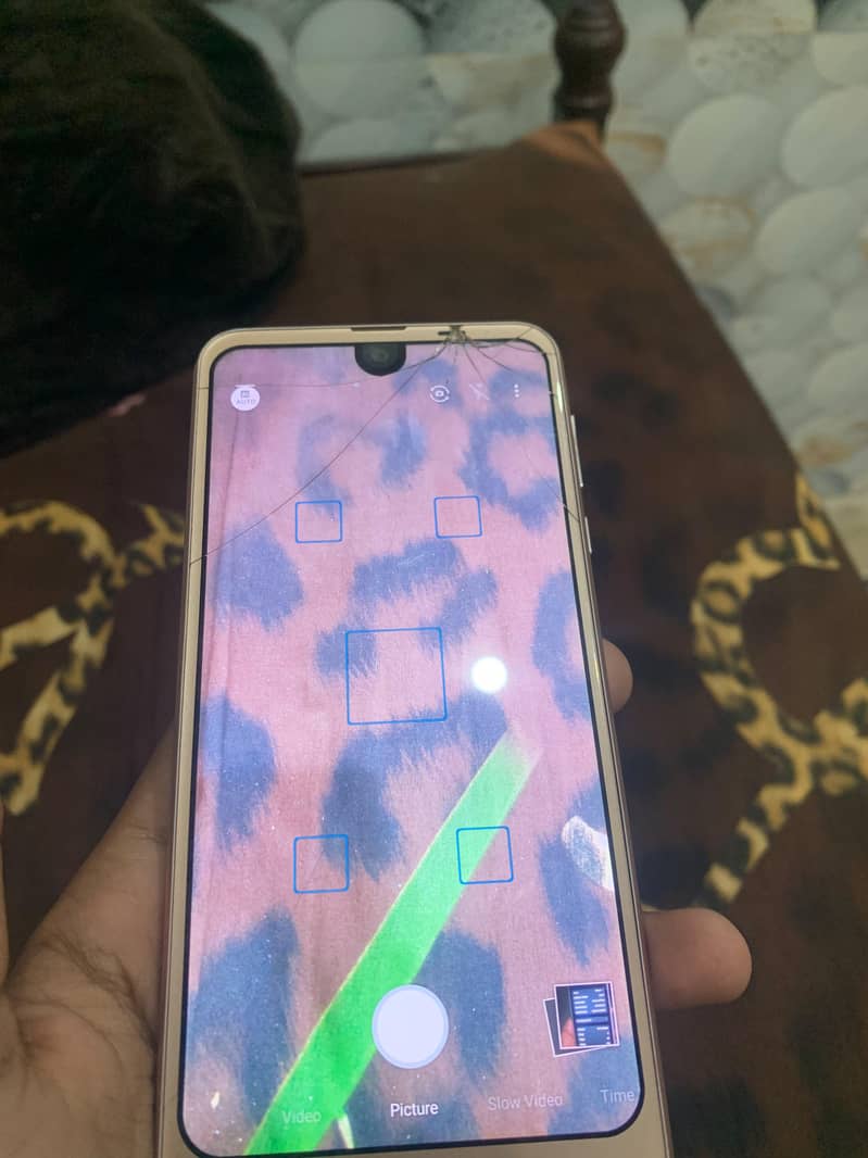 Sharp Aquos R2 10