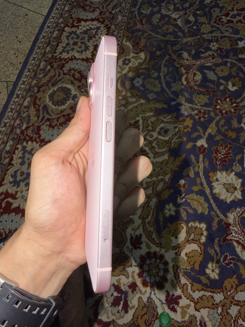 Apple iPhone 15 2