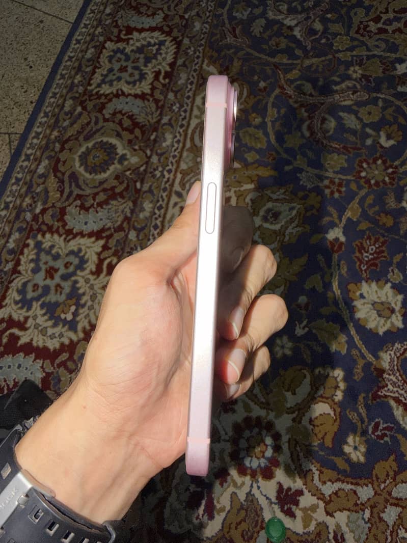 Apple iPhone 15 5