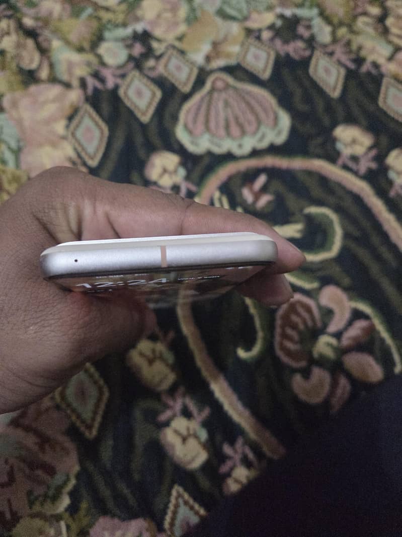 Google Pixel 8 5