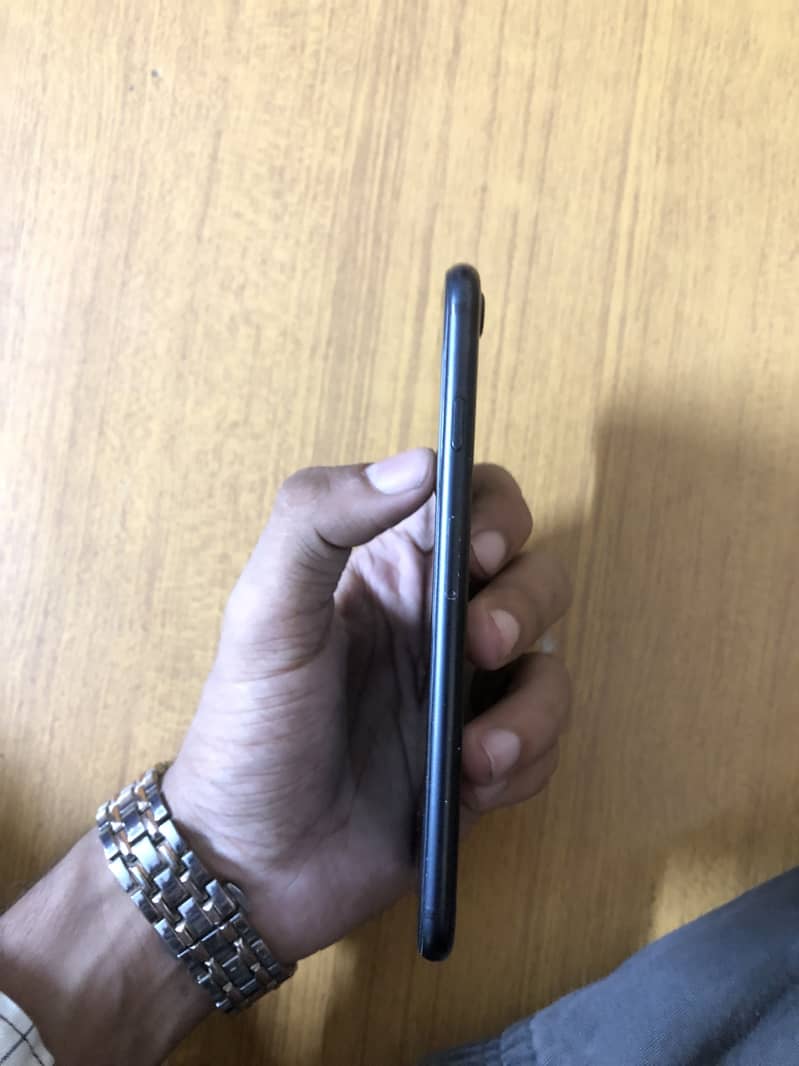 Apple iPhone 7 1