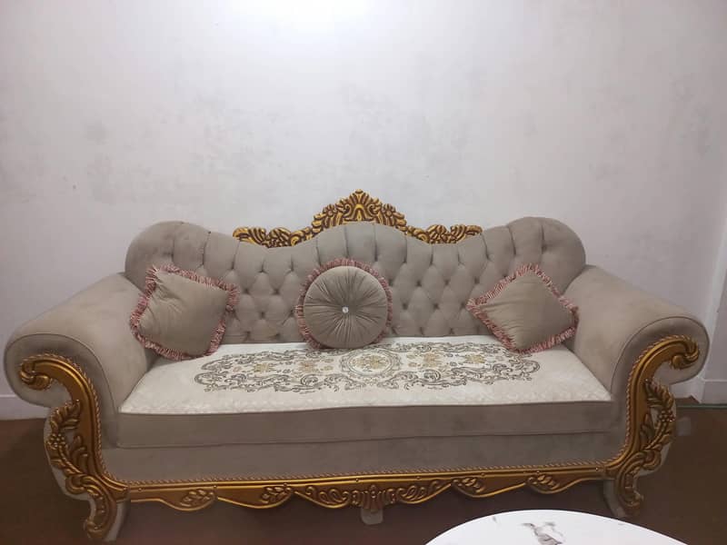 Taj Sofa 1