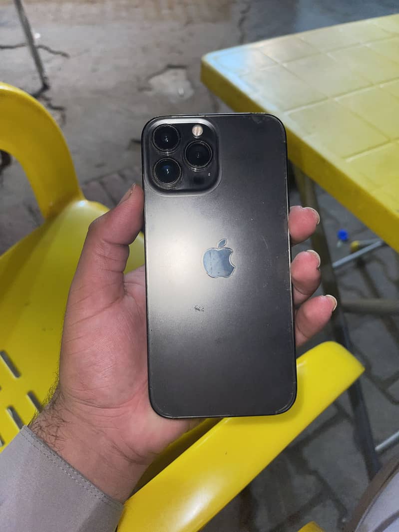Apple iPhone 13 Pro Max 1