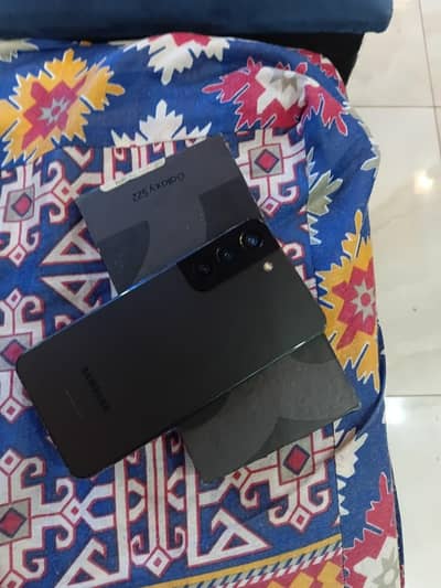 Samsung Mobile S22 8/128 with box