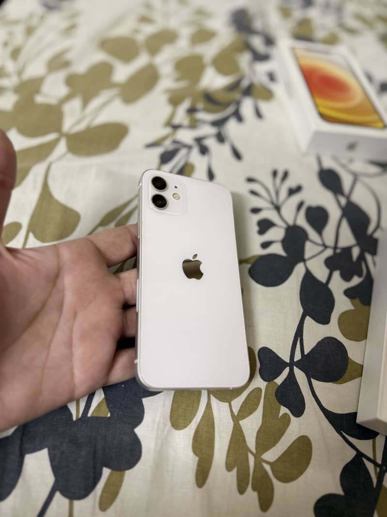 Apple iPhone 12 5