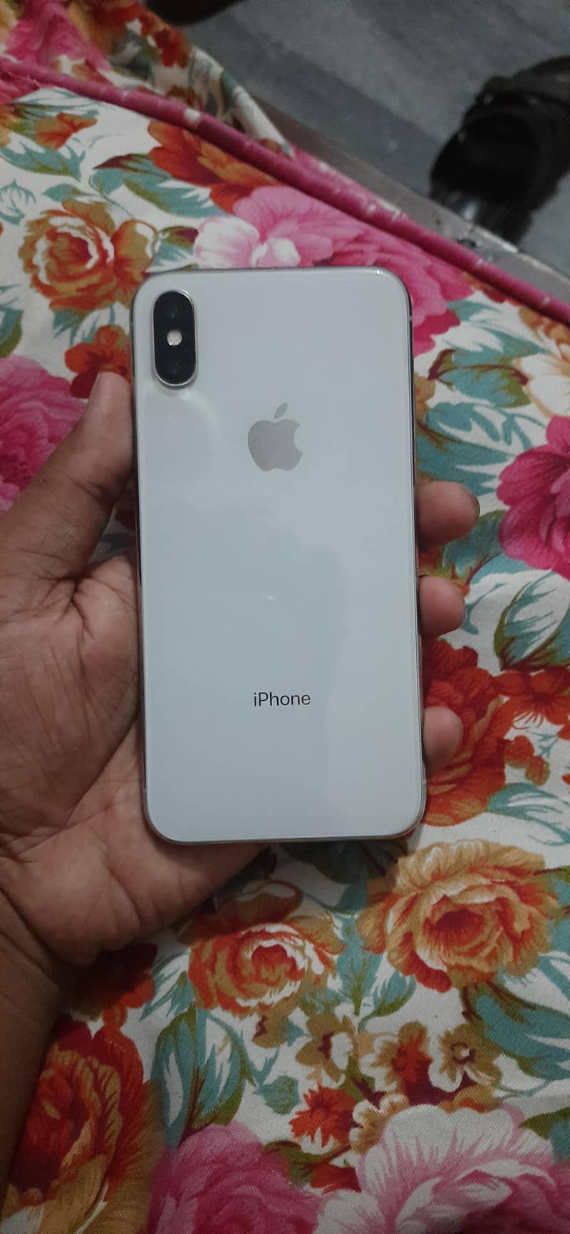 Apple iPhone X 4