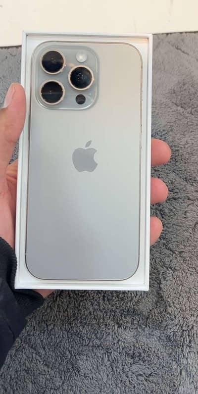 Apple iPhone 16 Pro