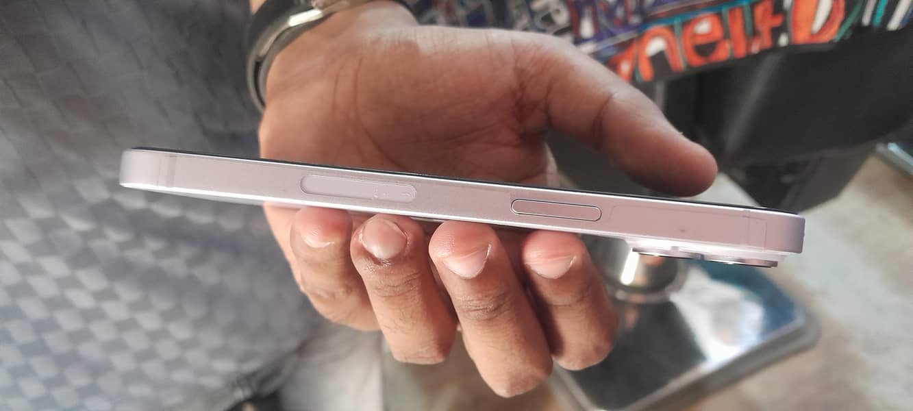 Apple iPhone 14 2