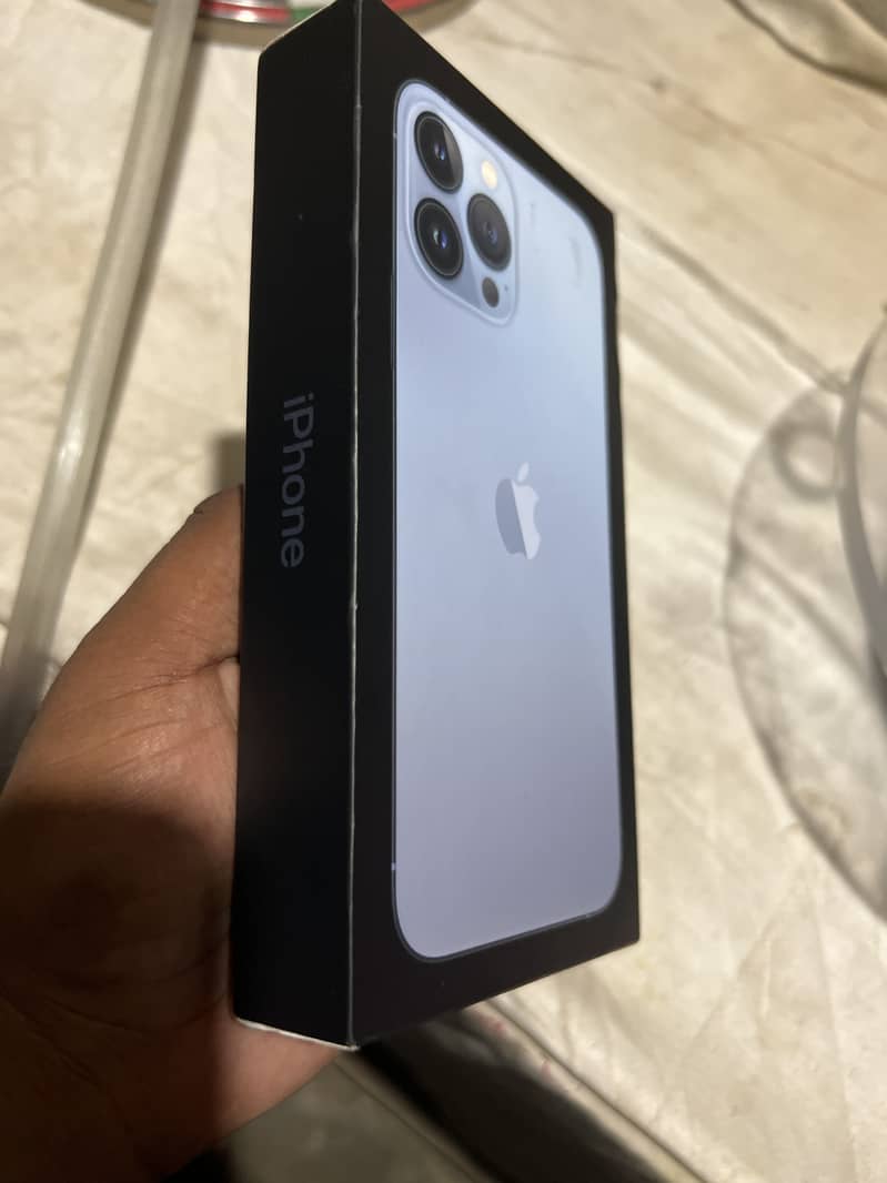 Apple iPhone 13 7