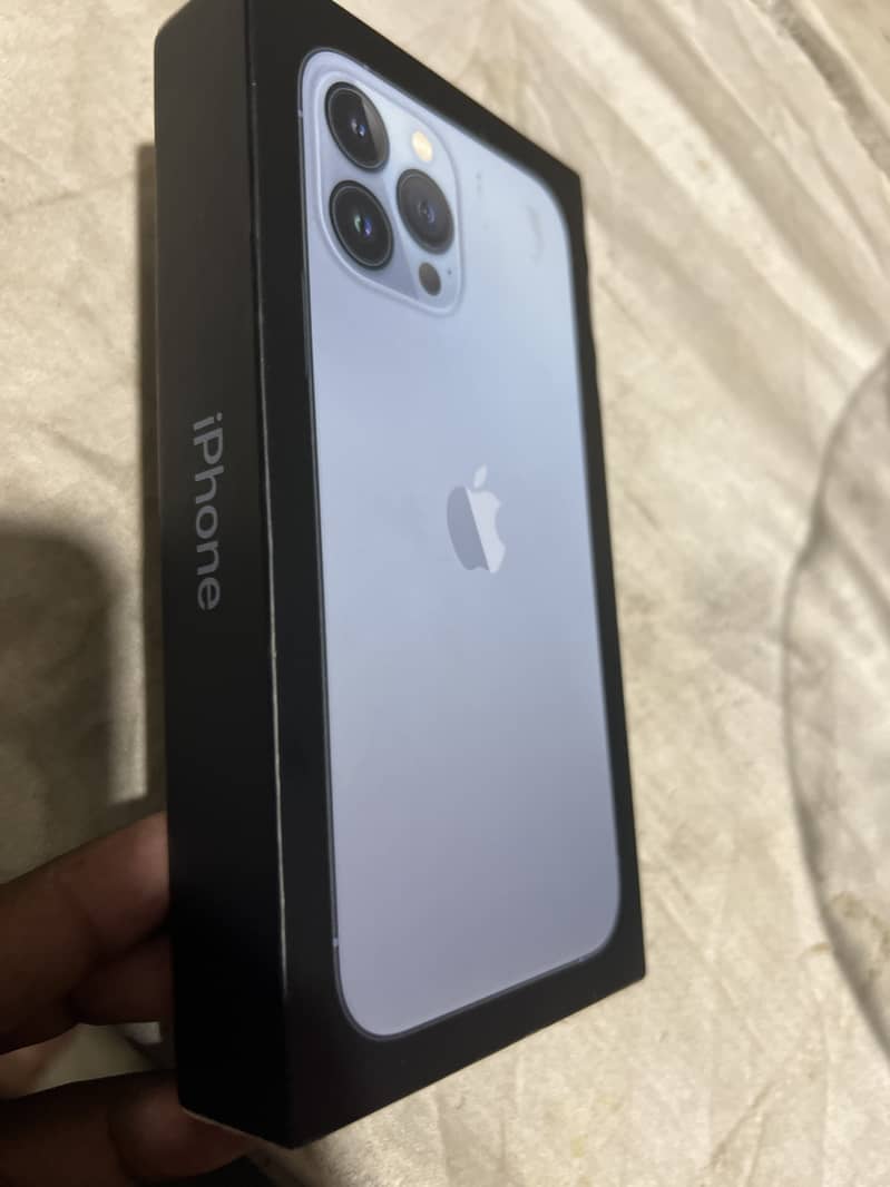 Apple iPhone 13 9