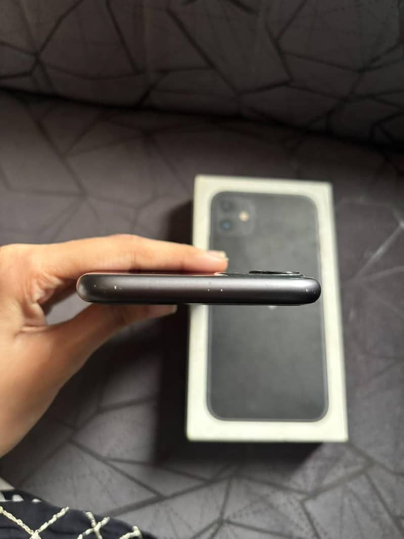 Apple iPhone 11 4