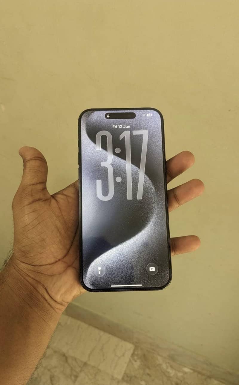 Apple iPhone 15 Pro max 0