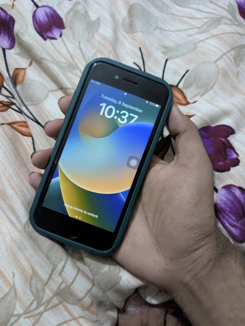Apple iPhone 8 1