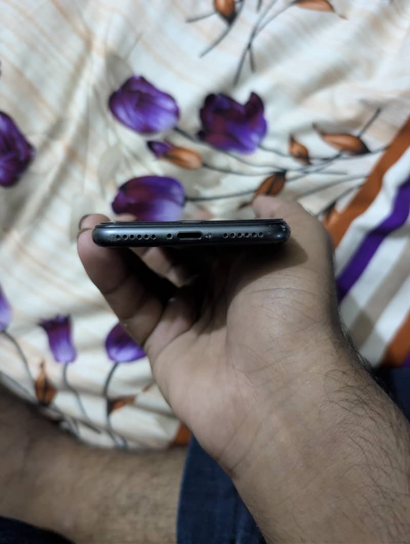 Apple iPhone 8 4