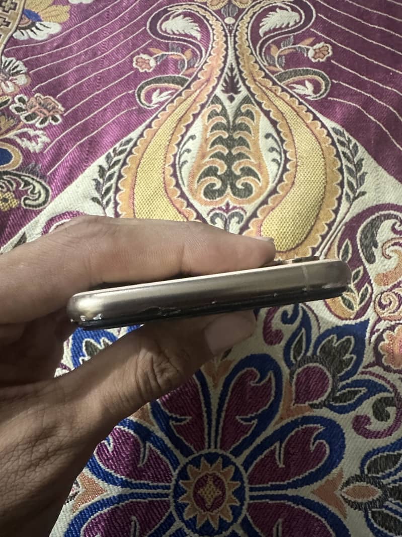 Apple iPhone XS 1
