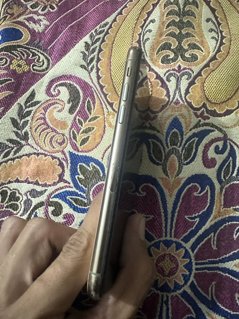 Apple iPhone XS 4