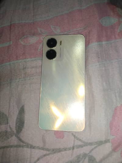 Vivo Y16