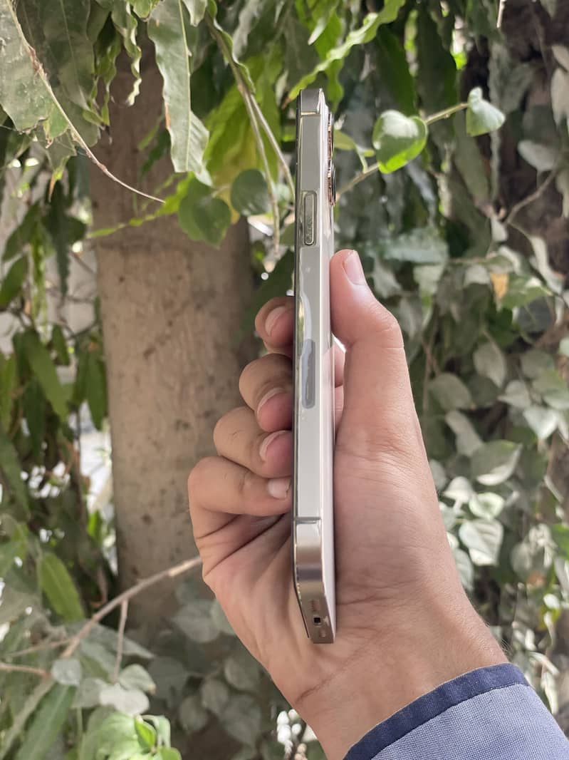 Apple iPhone 12 Pro 6