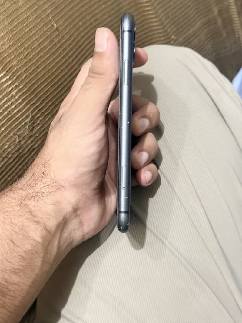Apple iPhone 11 0