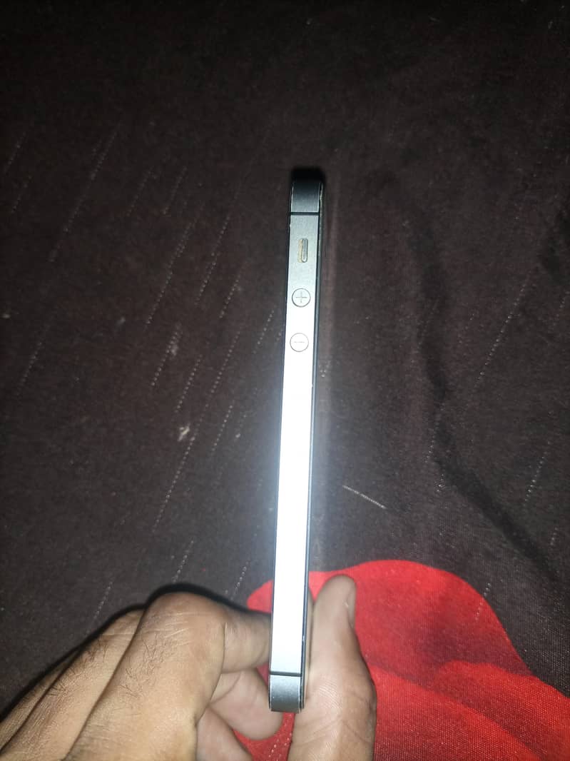 Apple iPhone 5 3