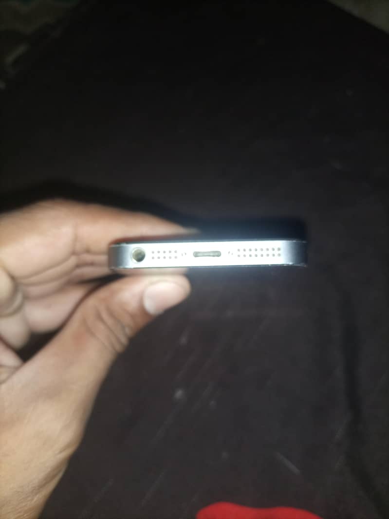 Apple iPhone 5 4
