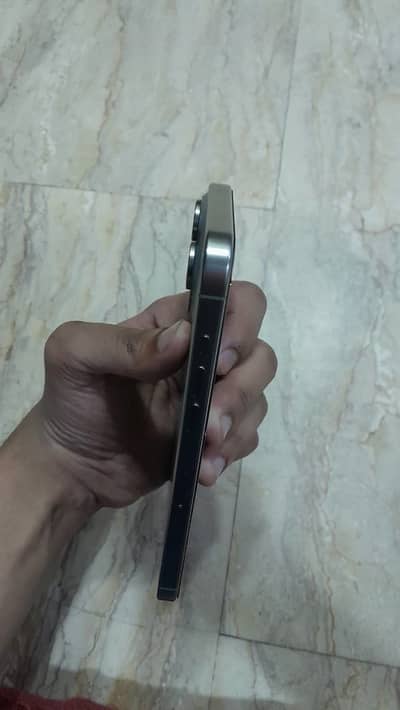 10/10 con iPhone 15 Pro Max natural titanium non pta with box 256 gb