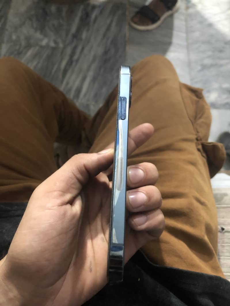 Apple iPhone 12 Pro 2