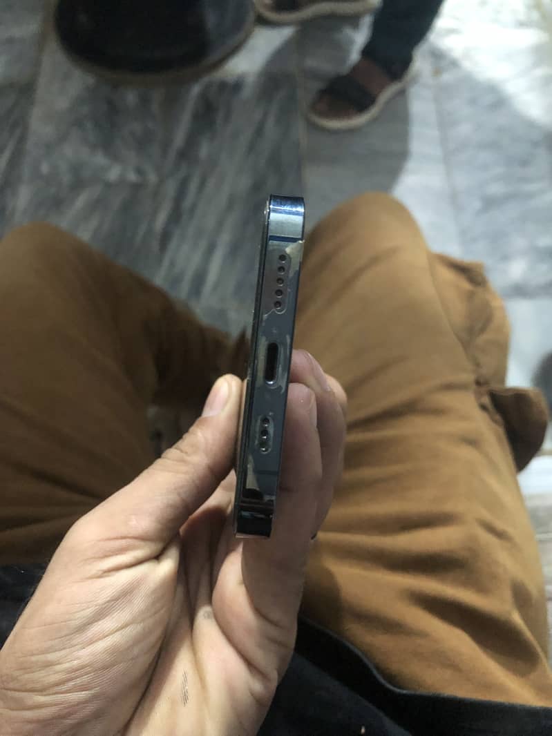 Apple iPhone 12 Pro 3