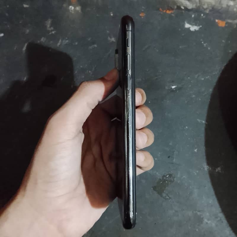Apple iPhone X 3