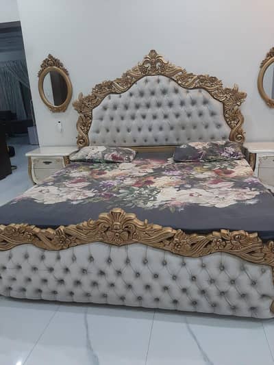 royal bed