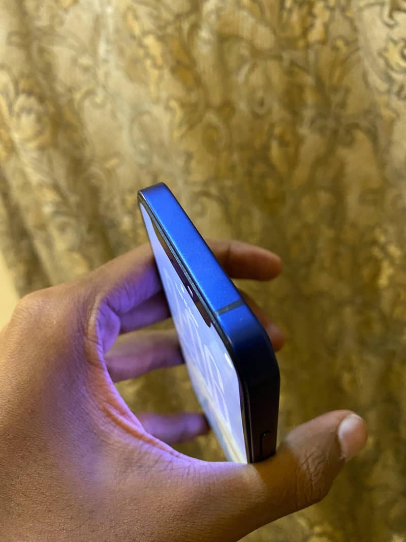 Apple iPhone 12 mini 3