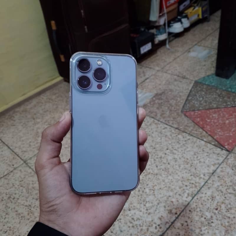 Apple iPhone 13 Pro 2
