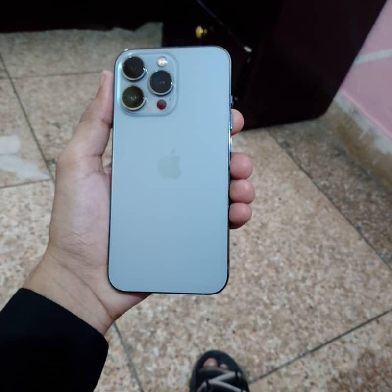 Apple iPhone 13 Pro 3