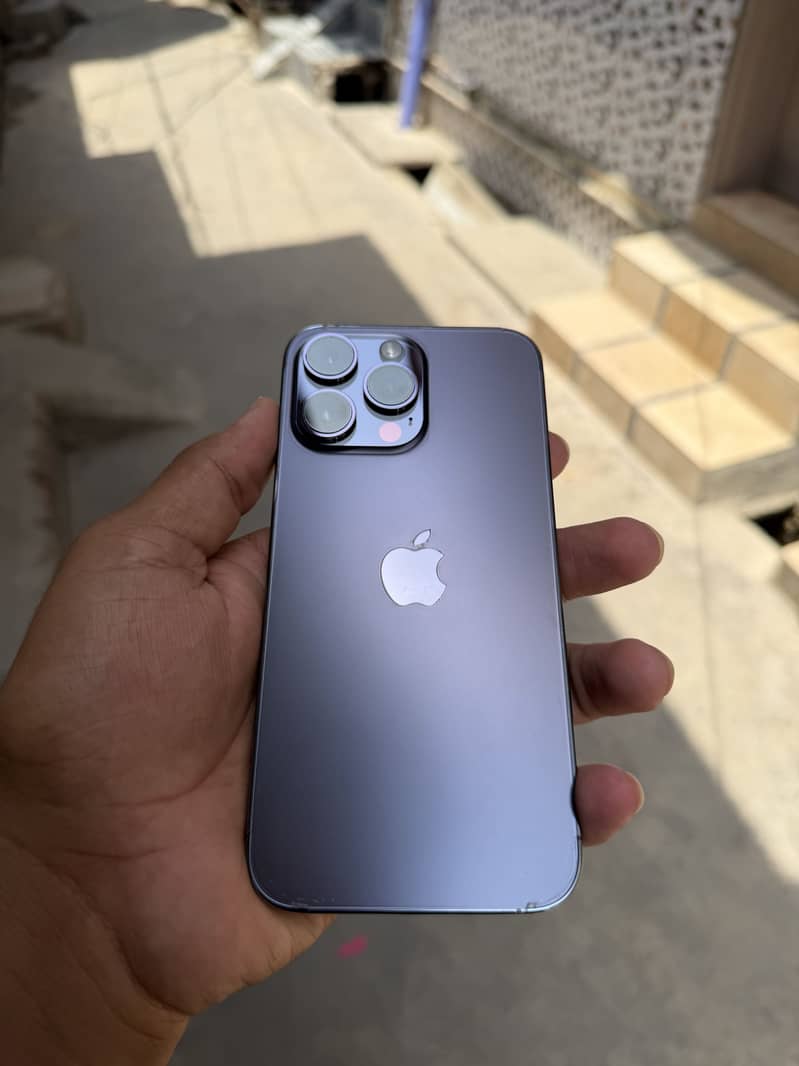 Apple iPhone 14 Pro Max 0