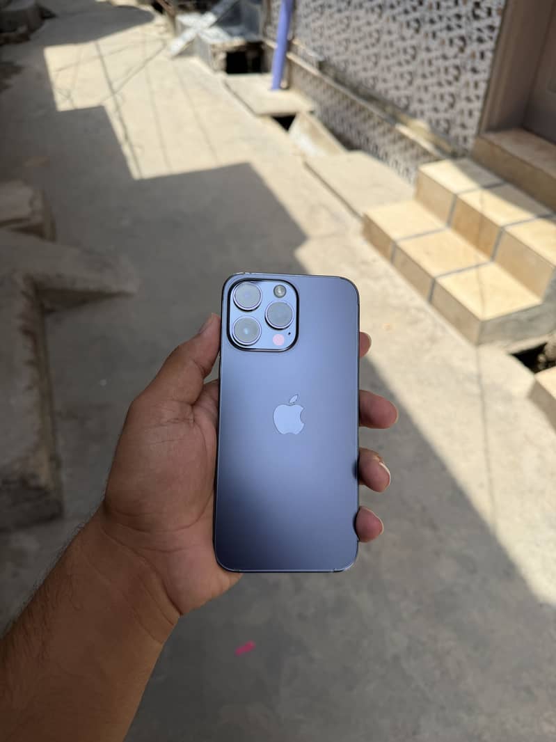 Apple iPhone 14 Pro Max 1
