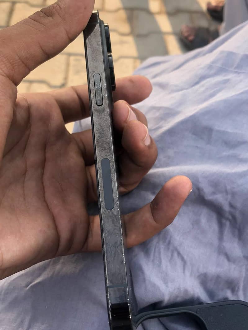Apple iPhone 14 Pro Max 2