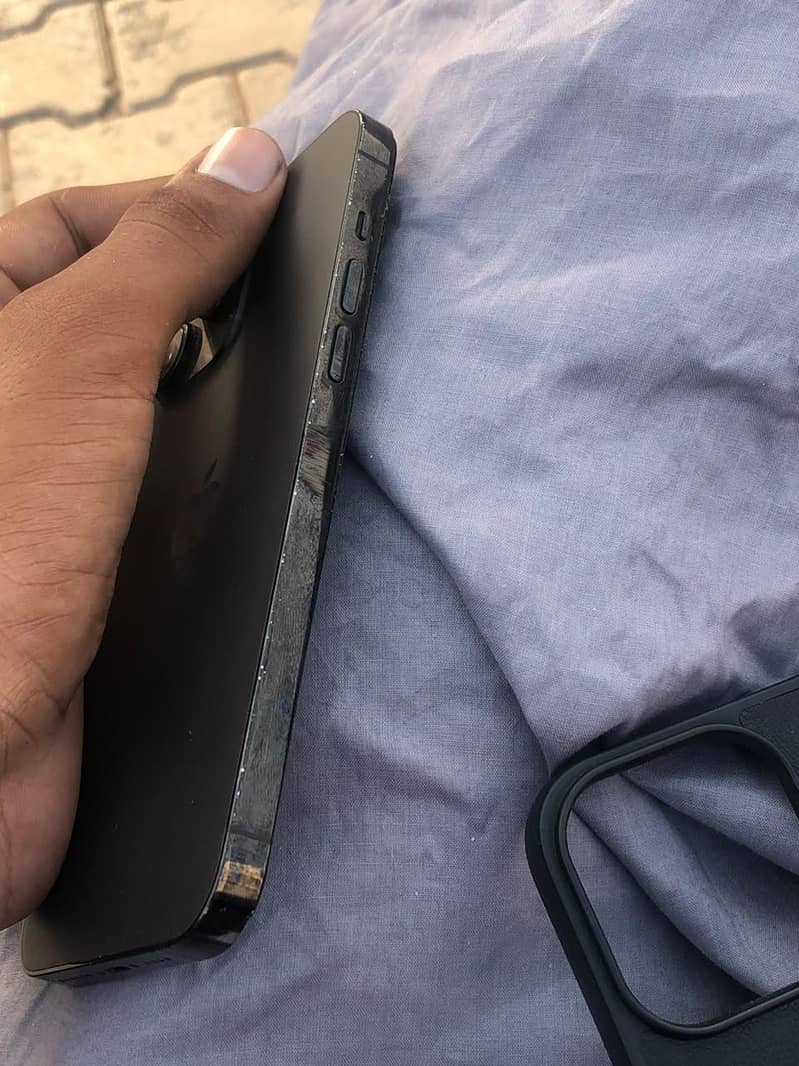 Apple iPhone 14 Pro Max 3