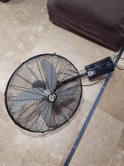 SK Mega Bracket Fan 27"