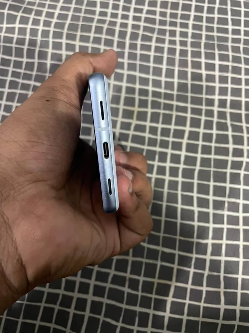 Google Pixel 7a 2