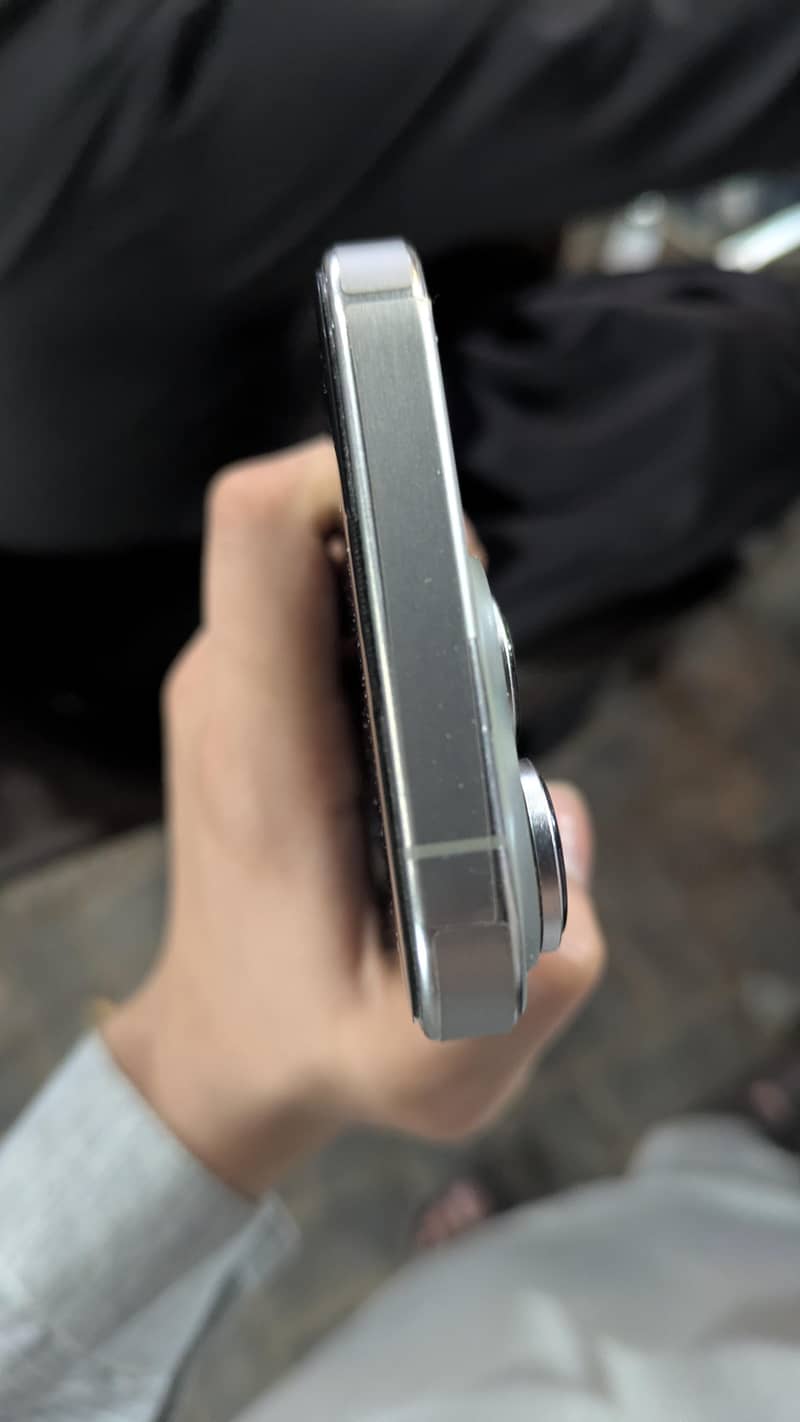 Apple iPhone 15 Pro 5