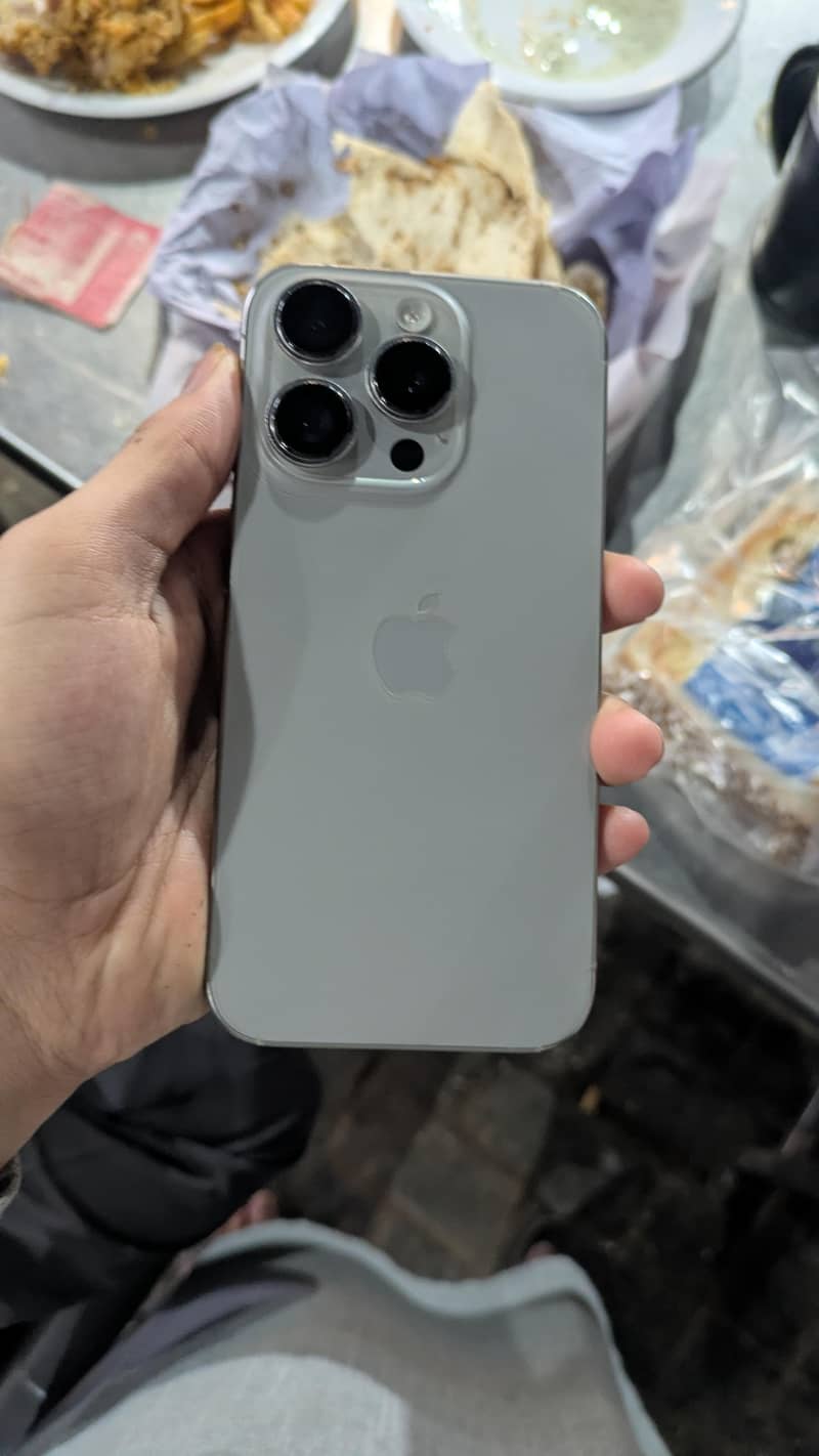 Apple iPhone 15 Pro 6