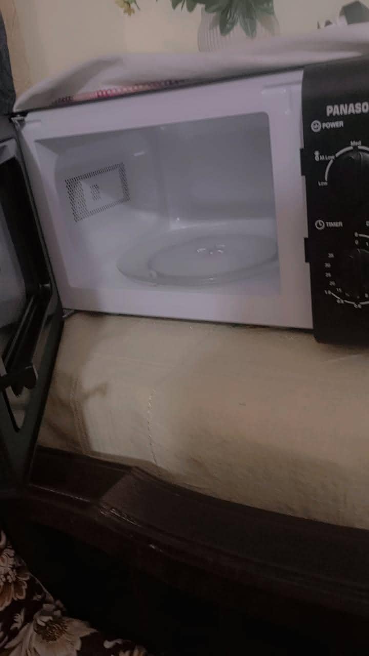 microwave oven 1