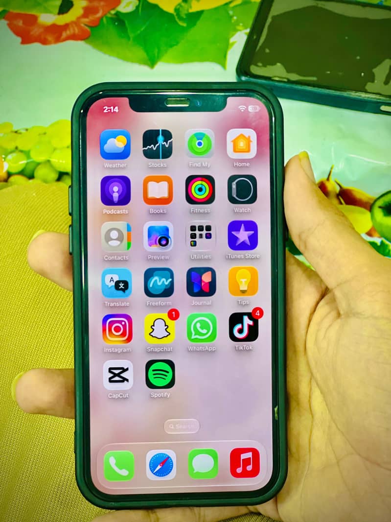Apple iPhone 12 8