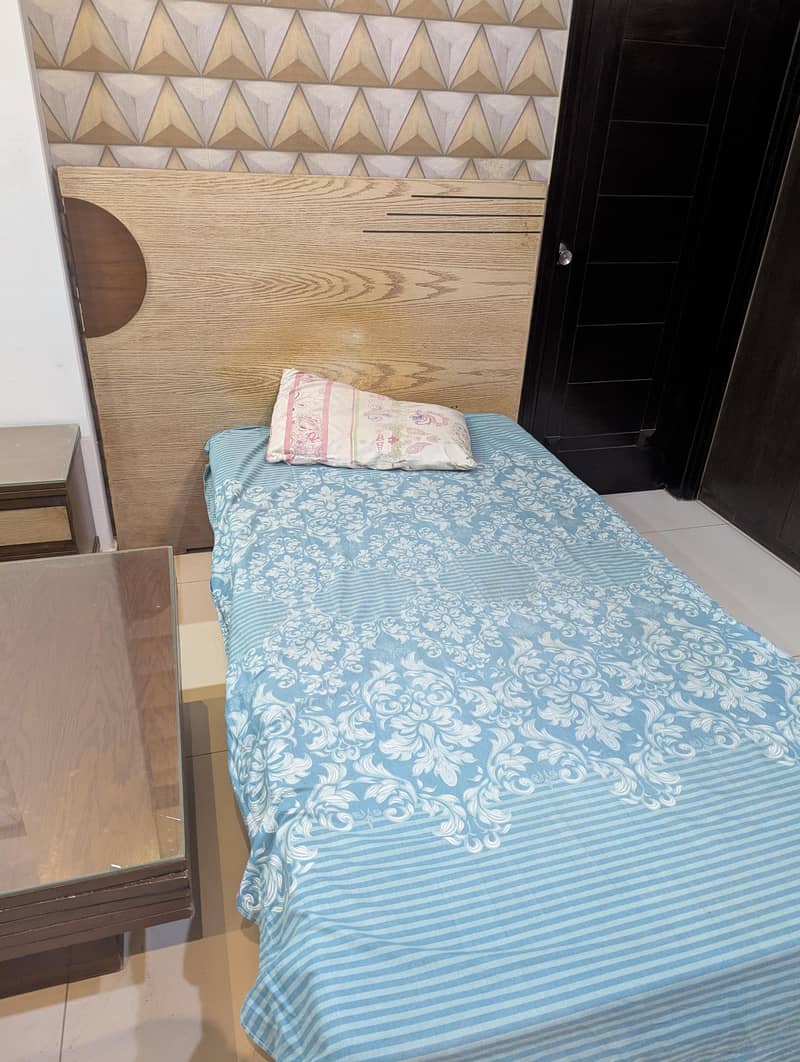 side bed with side table and dressing table 0