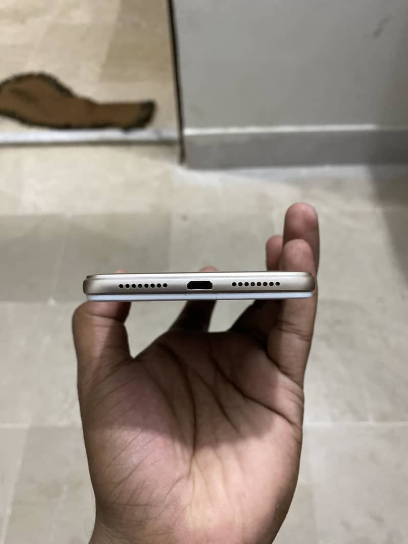 OPPO A37 1