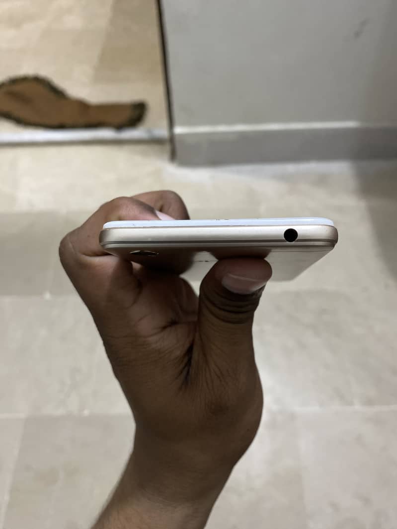 OPPO A37 3