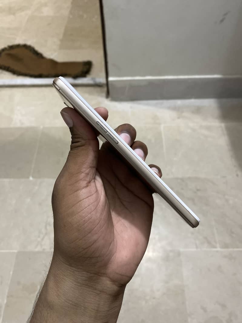OPPO A37 4