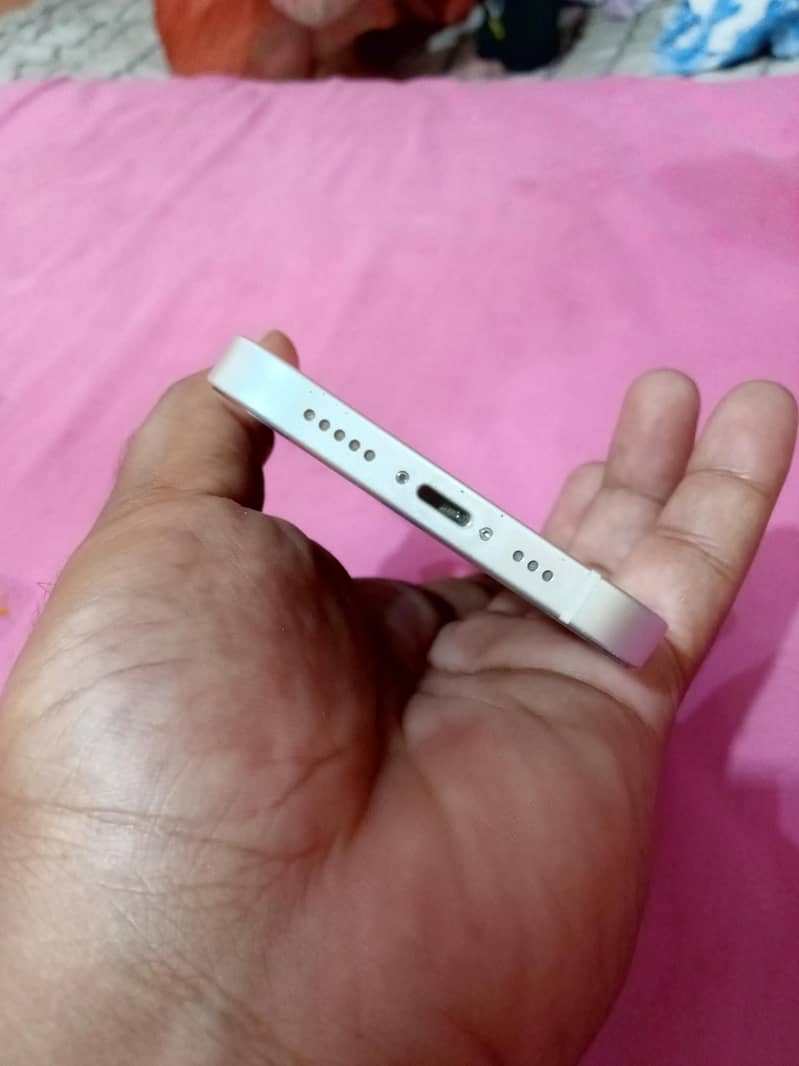 Apple iPhone 14 4