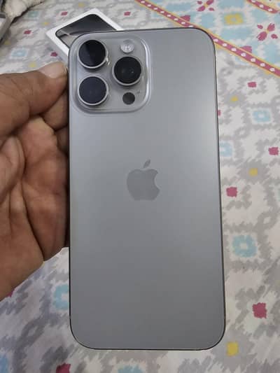 Apple iPhone 16 Pro Max