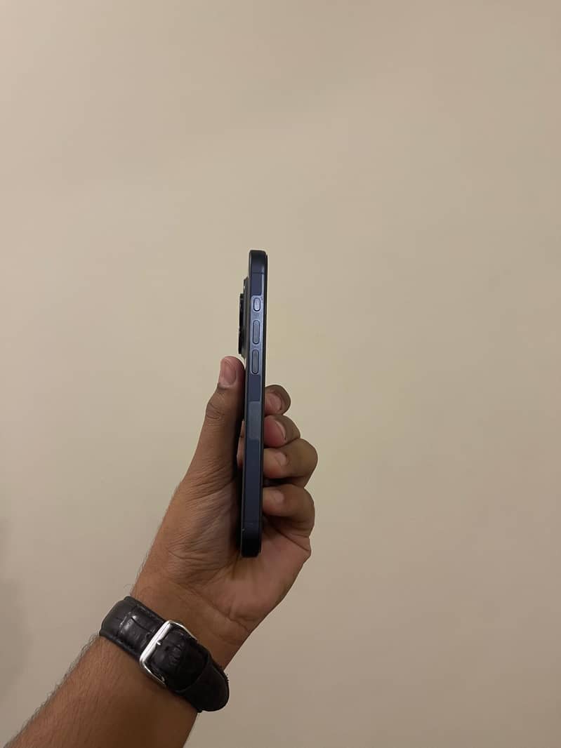 Apple iPhone 15 Pro 1